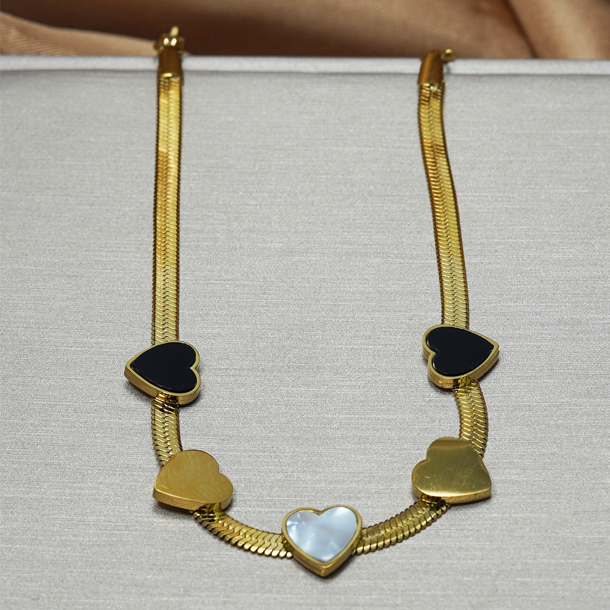 Luxury 18K Gold Plated Heart Mirror Jewelry Set – Hypoallergenic Necklace & Bracelet for Daily Wear